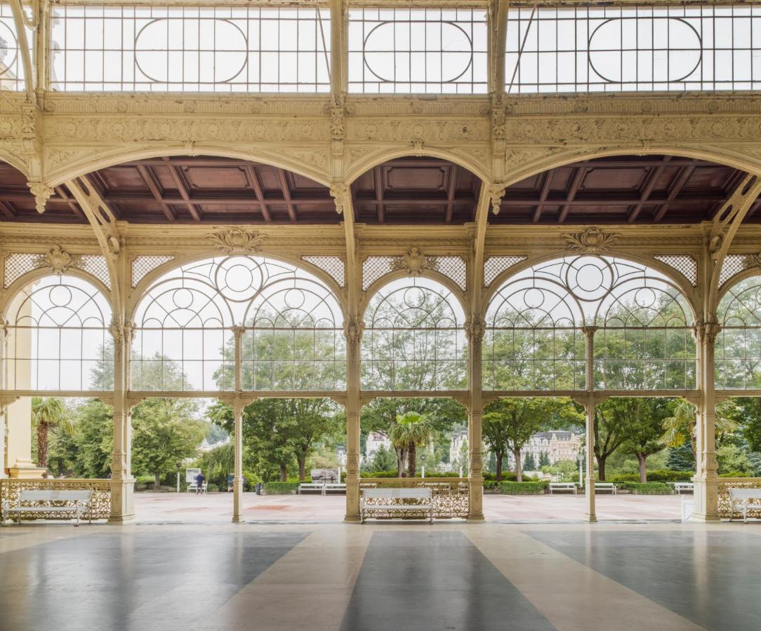 Falkensteiner Spa Resort マリアーンスケー・ラーズニェ エクステリア 写真 Interior of the Orangery