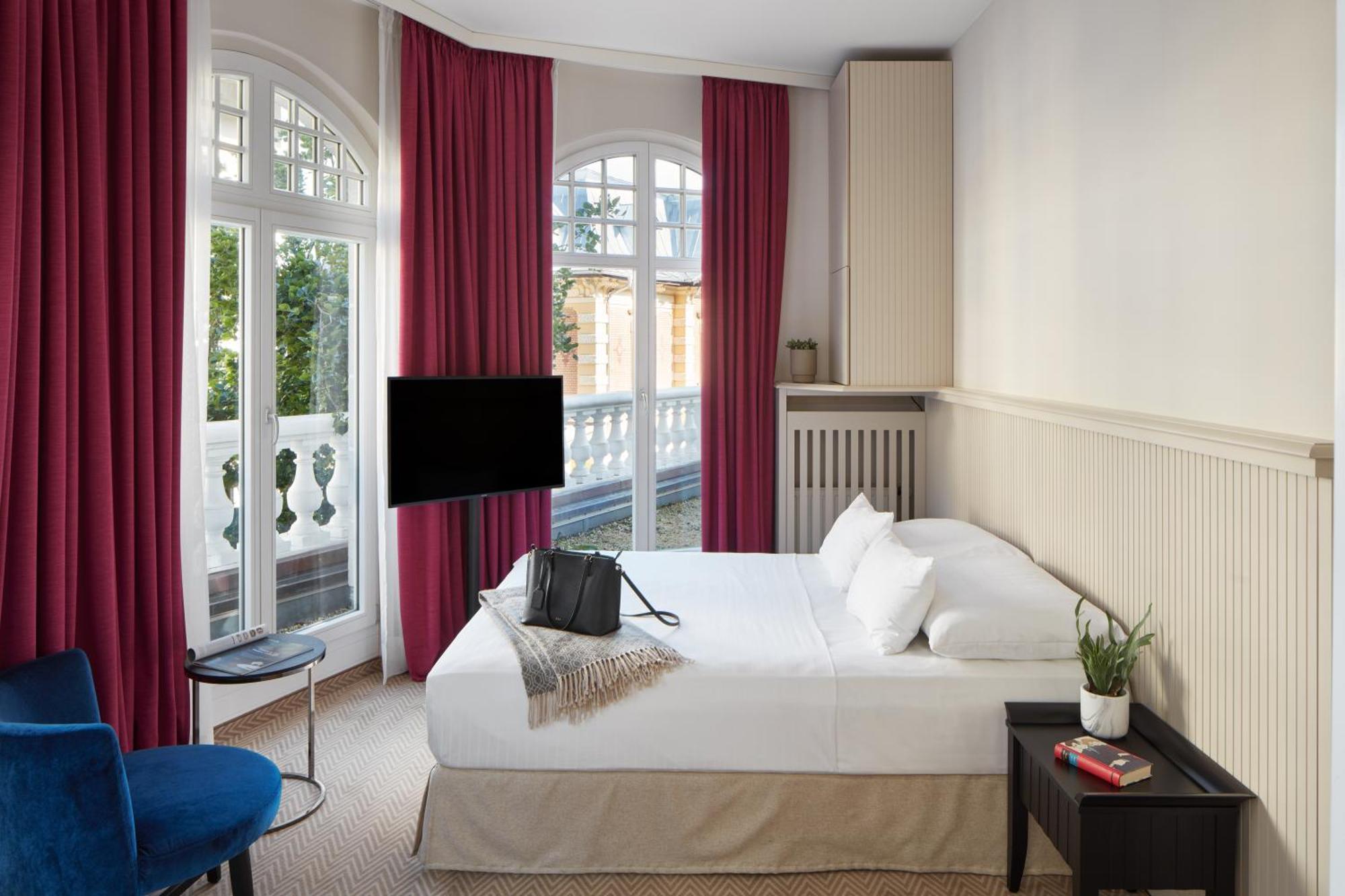 Falkensteiner Spa Resort マリアーンスケー・ラーズニェ 部屋 写真 A room at the Hotel Axelmannstein