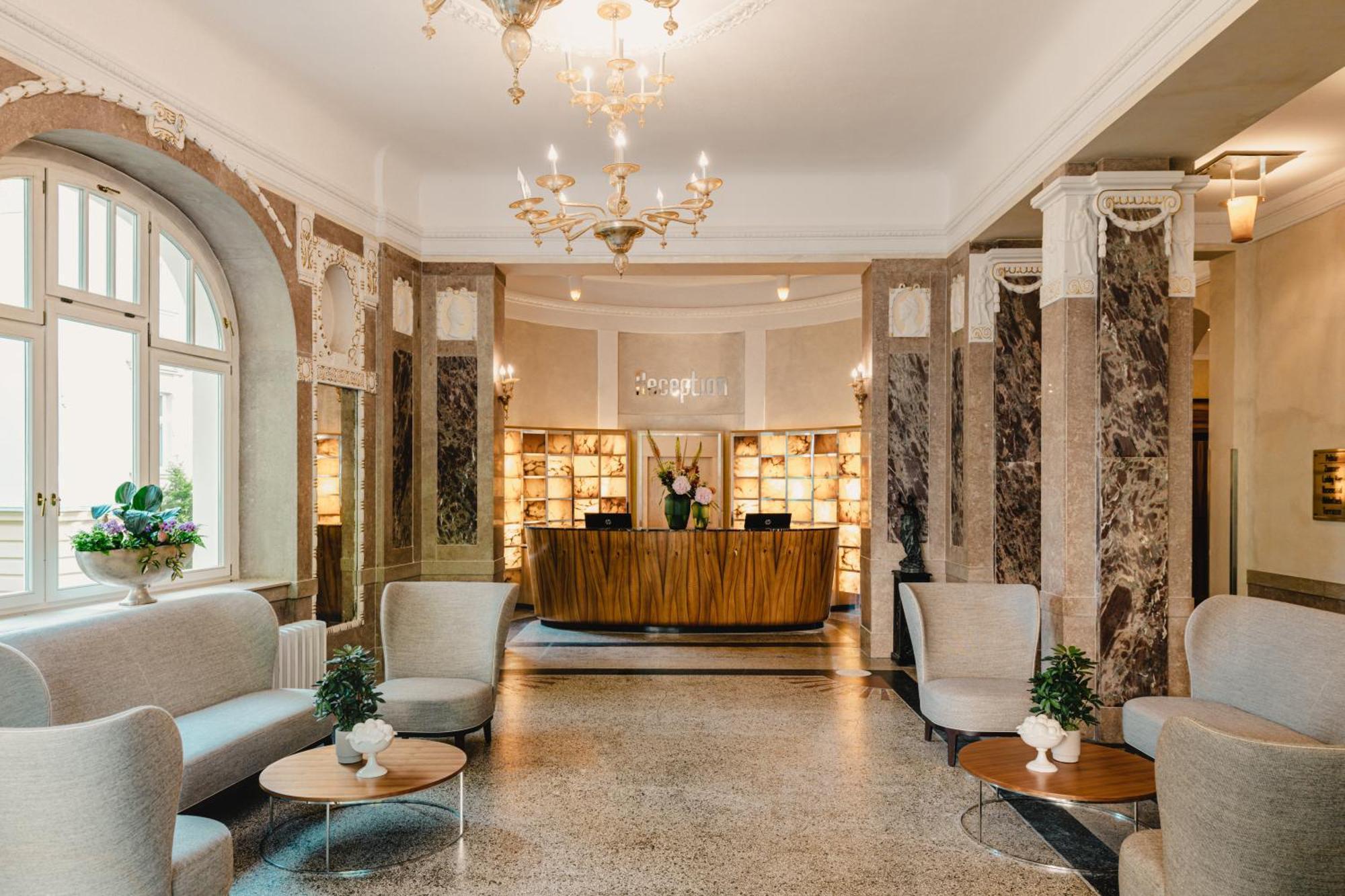 Falkensteiner Spa Resort マリアーンスケー・ラーズニェ エクステリア 写真